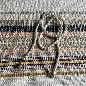 Elegant White Pearl sunglass string